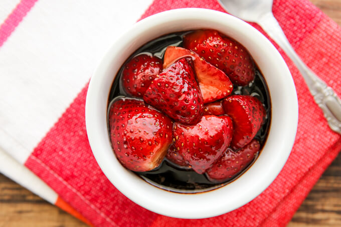 skinnymixer’s Roasted Balsamic Strawberries