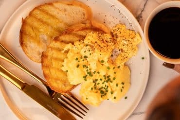 Skinnymixers Snap Lock Scrambled Eggs