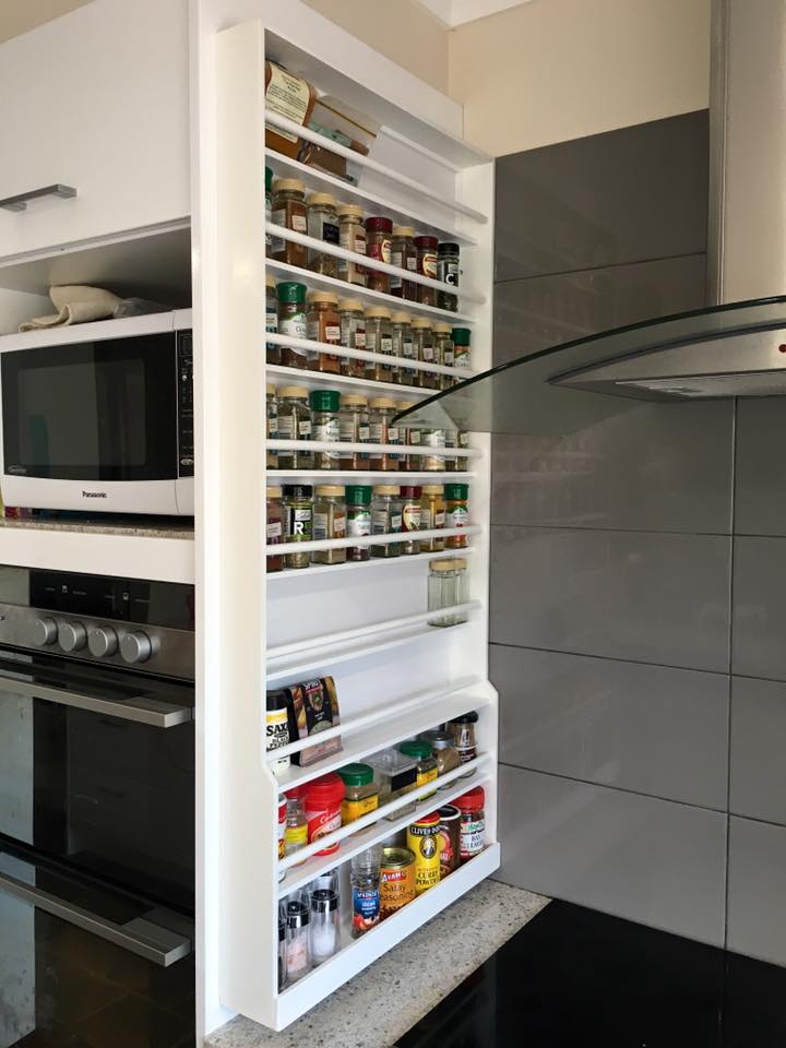 https://skinnymixers.com.au/wp-content/uploads/2019/05/spice-rack-diy-hack.jpg