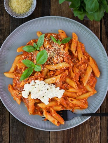 The Healthy Mix Dinners One Pot Chicken Bolognese
