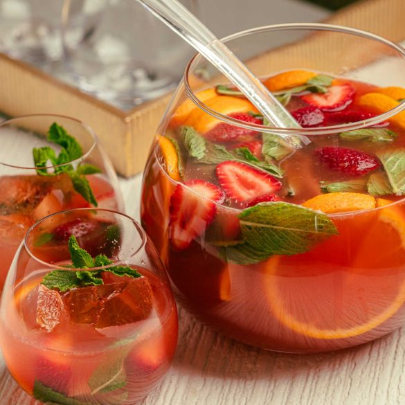 Skinnymixers Christmas Punch