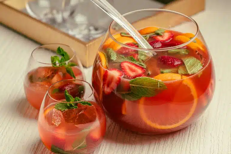 Skinnymixers Christmas Punch