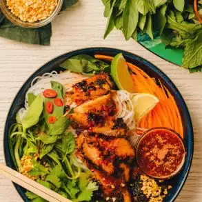 Lemongrass Chicken Bun Bowl