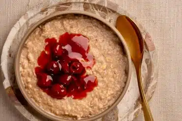 skinnymixer's Spiced Oats and Cherry compote