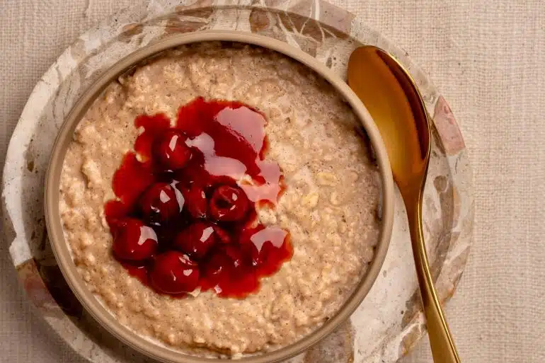 skinnymixer's Spiced Oats and Cherry compote