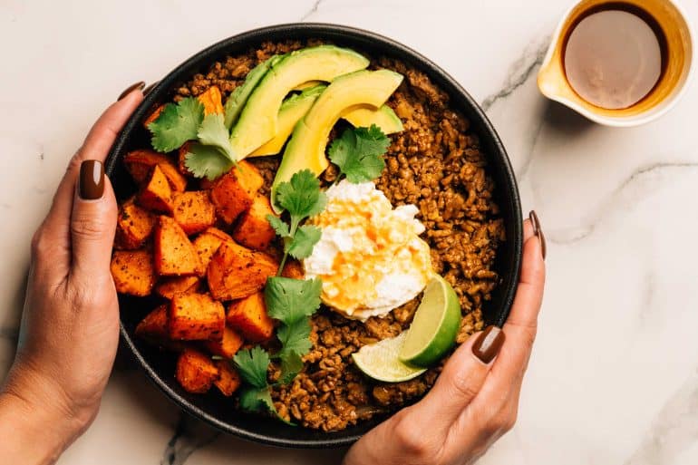 skinnymixer's Hot Honey Beef & Sweet Potato Bowls