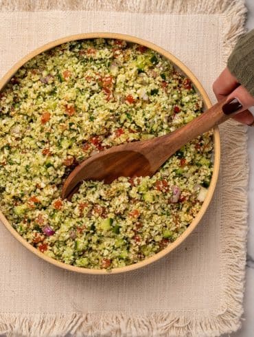 Skinnymixers Cauliflower Tabouli from SkinnyMediterranean.