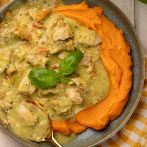 Skinnymixers Creamy Pesto Chicken from SkinnyMediterranean.