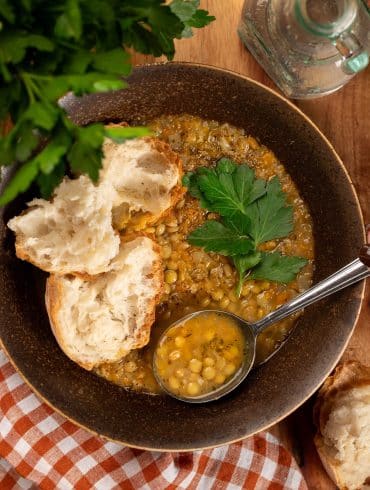 Skinnymixers Fakes Greek Lentil Soup from SkinnyMediterranean.