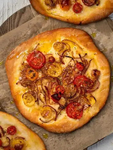 Skinnymixers Ladenia Greek Flatbread from SkinnyMediterranean.