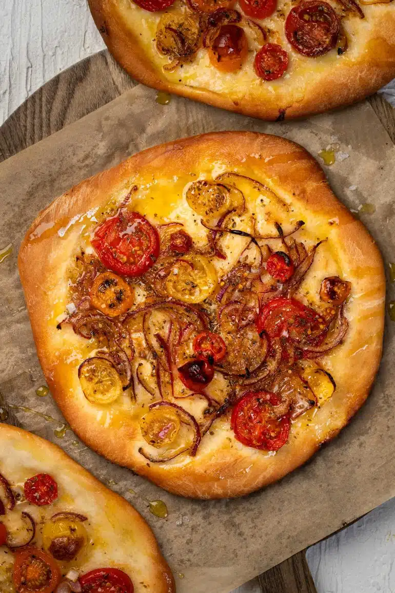 Skinnymixers Ladenia Greek Flatbread from SkinnyMediterranean.