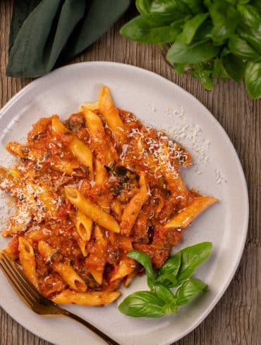 Skinnymixers One Pot Pasta Alla Norma from SkinnyMediterranean.