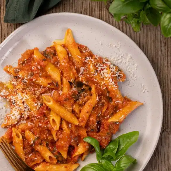 Skinnymixers One Pot Pasta Alla Norma from SkinnyMediterranean.