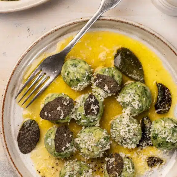 Skinnymixers Ricotta & Spinach Gnudi from SkinnyMediterranean.
