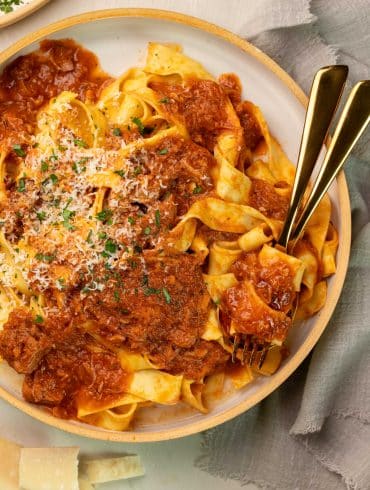 Skinnymixers Slow Cooked Lamb Ragu from SkinnyMediterranean.