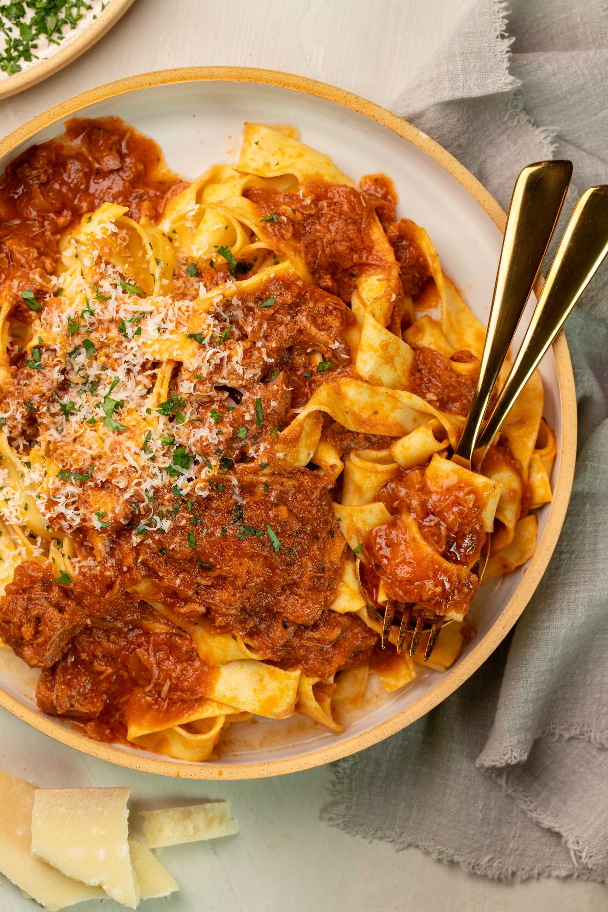 Skinnymixers Slow Cooked Lamb Ragu from SkinnyMediterranean.