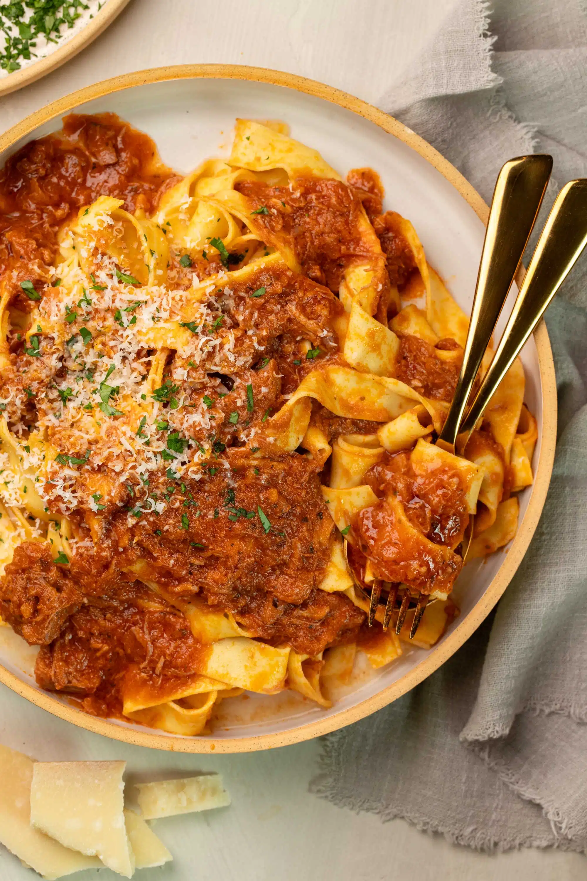 Skinnymixers Slow Cooked Lamb Ragu from SkinnyMediterranean.