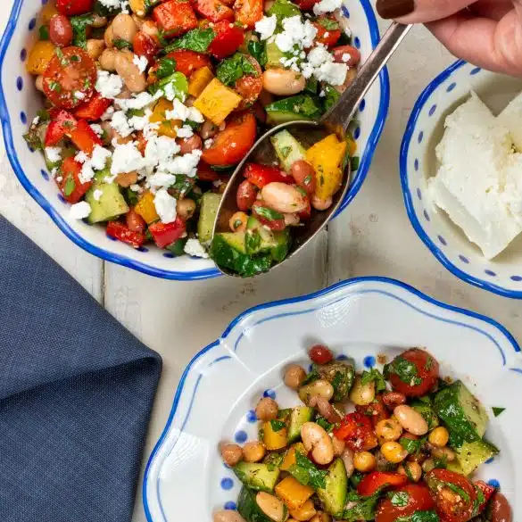 Skinnymixers Za’atar Bean Salad from SkinnyMediterranean.