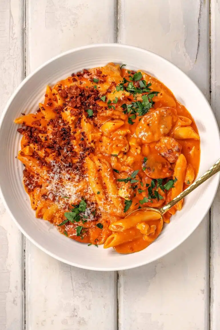 Skinnymixers Chicken & Chorizo Rose Pasta from The Healthy Mix Dinners 4